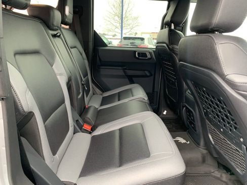 Used 2024 Ford Bronco Big Bend image 15