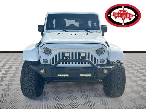 Used 2017 Jeep Wrangler Unlimited Sahara w/ Max Tow Package AWD/4WD image 2