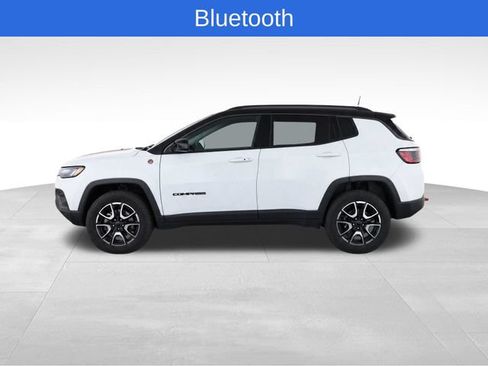 Used 2025 Jeep Compass Trailhawk AWD/4WD image 6
