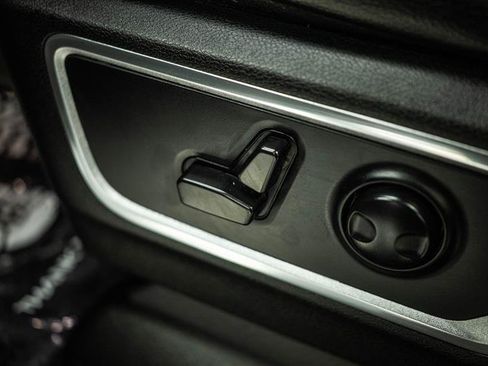 Used 2023 RAM 1500 Laramie AWD/4WD image 16