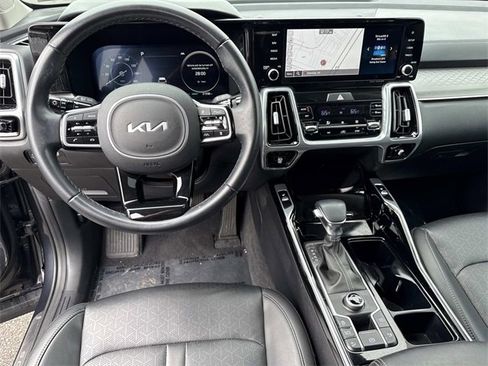 Used 2023 Kia Sorento SX image 18
