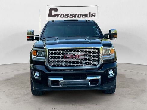 Used 2016 GMC Sierra 2500 Denali w/ Duramax Plus Package AWD/4WD image 8