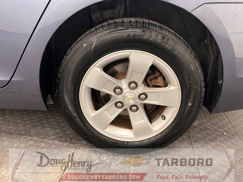 Used 2015 Chevrolet Malibu LT FWD image 25