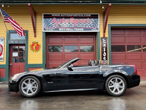 Used 2005 Cadillac XLR RWD image 9
