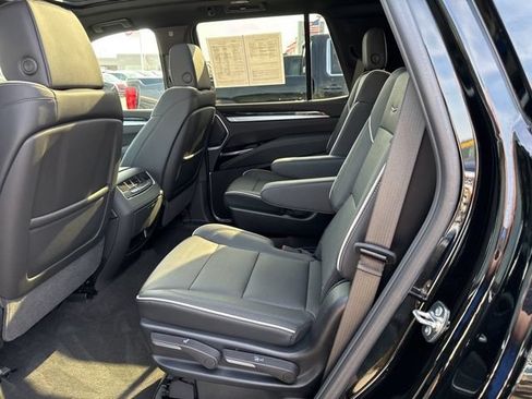 Used 2025 Cadillac Escalade Sport w/ Touring Package AWD/4WD image 18