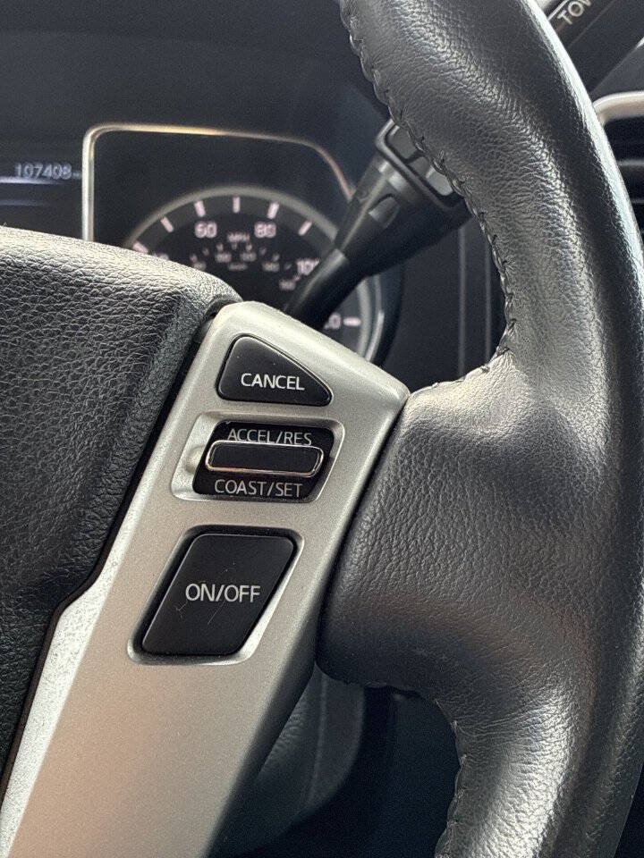 Used 2018 Nissan Titan SV AWD/4WD image 19