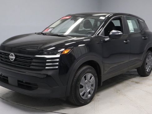 Certified 2025 Nissan Kicks S image 6