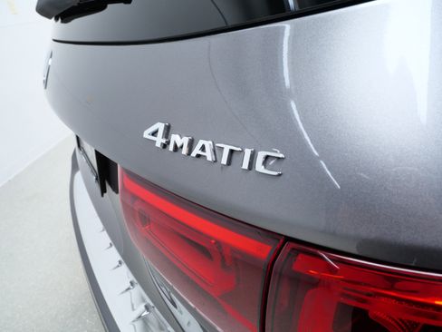 Used 2022 Mercedes-Benz GLB 250 4MATIC image 6
