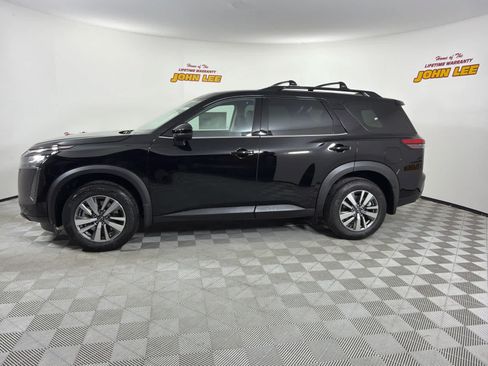 New 2026 Nissan Pathfinder SL FWD image 2