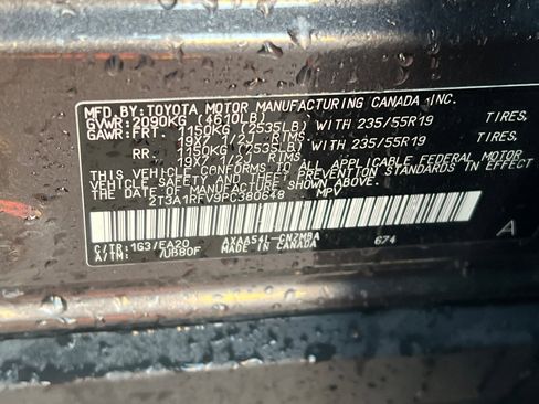 Used 2023 Toyota RAV4 XLE Premium image 30