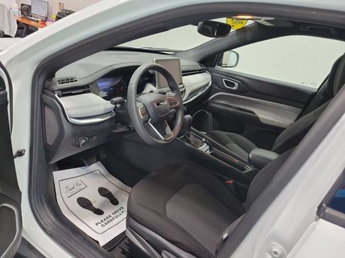 Used 2023 Jeep Compass Sport AWD/4WD image 28