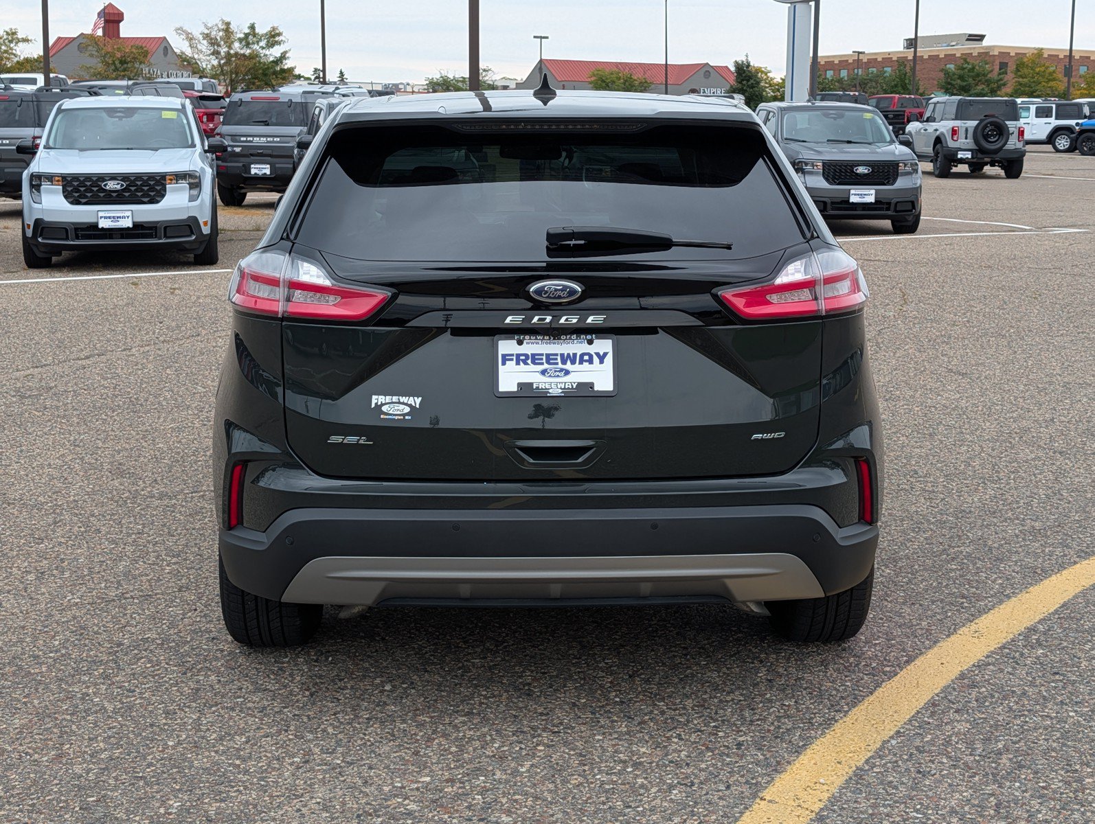 Used 2024 Ford Edge SEL AWD/4WD image 4