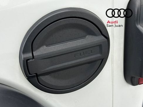 Used 2025 Jeep Wrangler Unlimited Rubicon image 11