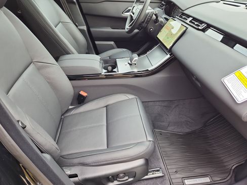 Used 2026 Land Rover Range Rover Velar S image 3