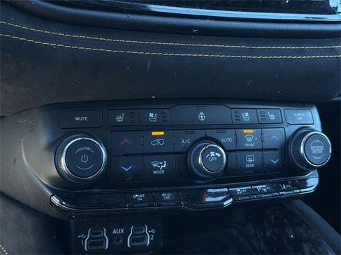 Used 2022 Dodge Durango R/T w/ Hemi Orange Plus Package image 15