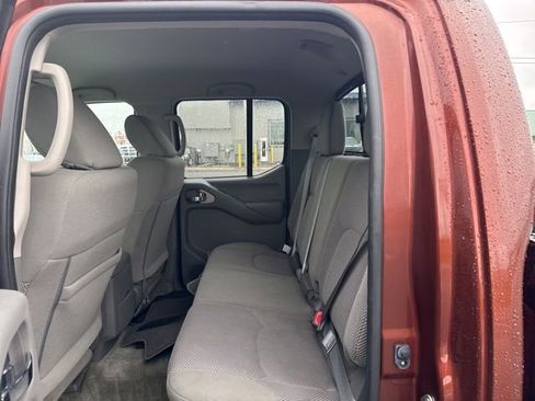 Used 2018 Nissan Frontier SV w/ Value Truck Package image 9
