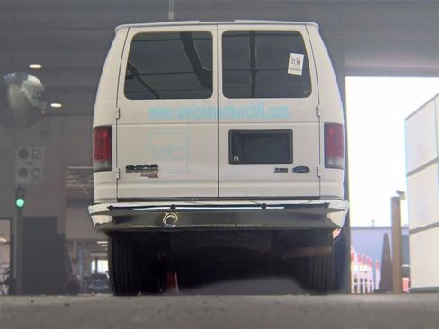 Used 2013 Ford E-350 and Econoline 350 XLT RWD image 7