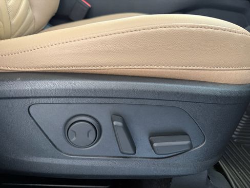 Used 2026 Kia Sorento SX Prestige w/ Olive Brown Leather Package AWD/4WD image 32