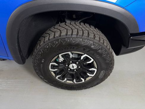 Used 2025 Chevrolet Silverado 1500 ZR2 w/ Technology Package image 13