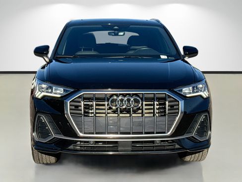 Certified 2025 Audi Q3 2.0T Premium image 8