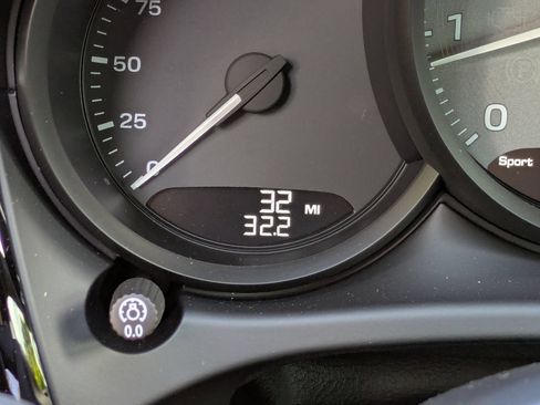 Certified 2025 Porsche Macan S AWD/4WD image 12