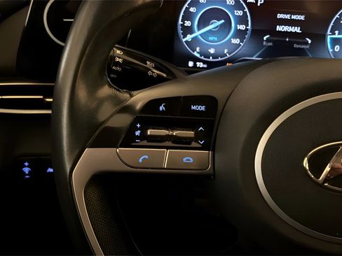 Used 2021 Hyundai Elantra SEL w/ Convenience Package image 19