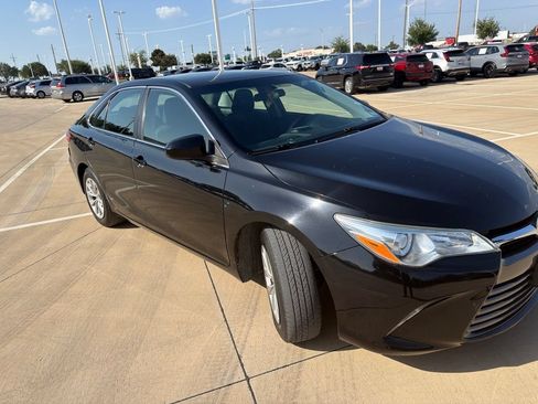 Used 2015 Toyota Camry LE FWD image 1