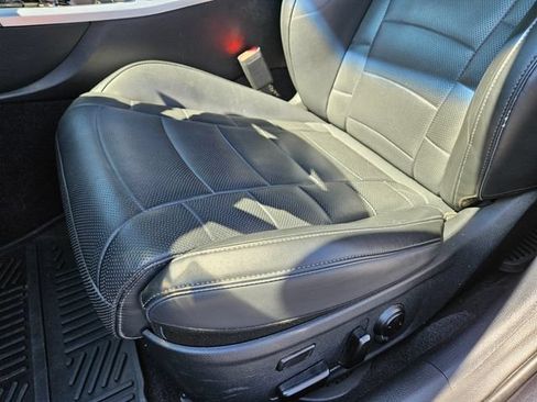 Used 2023 Kia Stinger GT2 RWD image 8