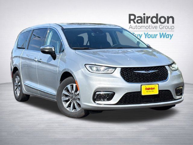 Used 2023 Chrysler Pacifica Limited FWD image 1