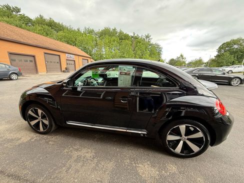 Used 2013 Volkswagen Beetle 2.0T image 4