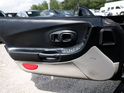 Used 2001 Chevrolet Corvette Convertible w/ Preferred Equipment Group2 RWD image 34