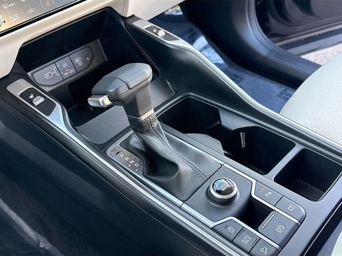 Used 2025 Kia Sorento S w/ Panoramic Sunroof Package image 11