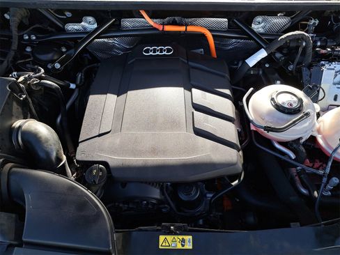 Used 2022 Audi Q5 e Premium w/ Convenience Package image 34
