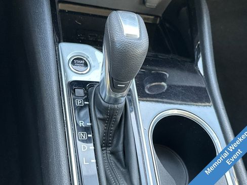 Used 2024 Nissan Altima 2.5 SV FWD image 24