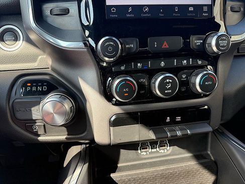 Used 2024 RAM 1500 Laramie RWD image 30