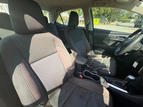 Used 2018 Toyota Corolla LE FWD image 20