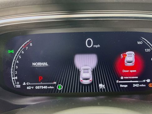 Used 2023 Acura MDX SH-AWD w/ Technology Package image 13