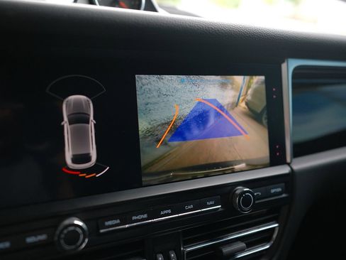 Used 2019 Porsche Macan image 20