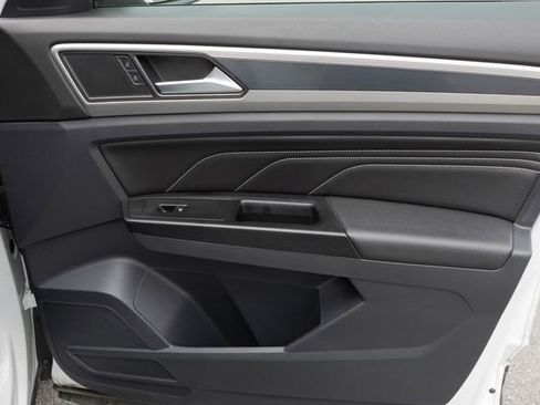 Used 2020 Volkswagen Atlas Cross Sport SEL image 20