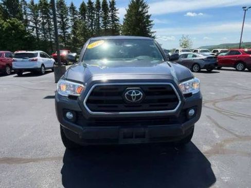 Used 2019 Toyota Tacoma SR5 AWD/4WD image 3