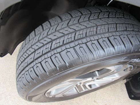Used 2021 Hyundai Santa Fe SEL FWD image 11