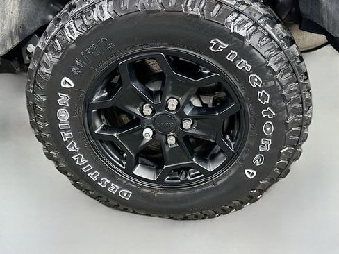 Used 2023 Jeep Wrangler Unlimited w/ Cold Weather Group AWD/4WD image 30