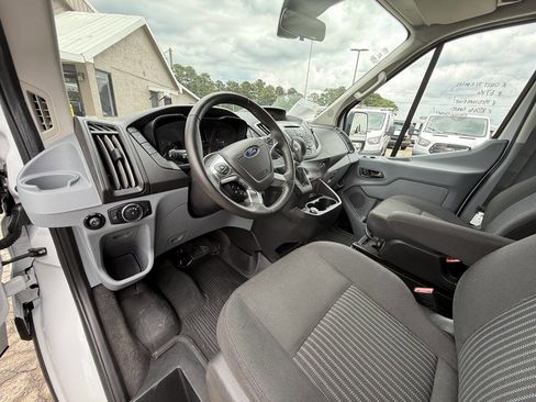 Used 2019 Ford Transit 150 XLT RWD image 10