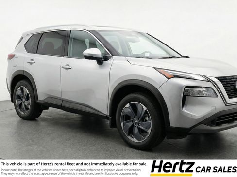 Used 2025 Nissan Rogue SV AWD/4WD image 1