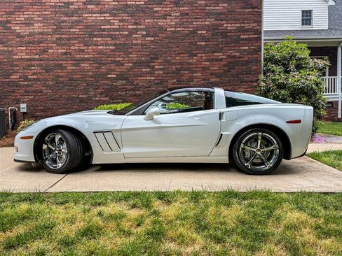 Used 2011 Chevrolet Corvette Grand Sport w/ Preferred Equipment Group RWD image 4