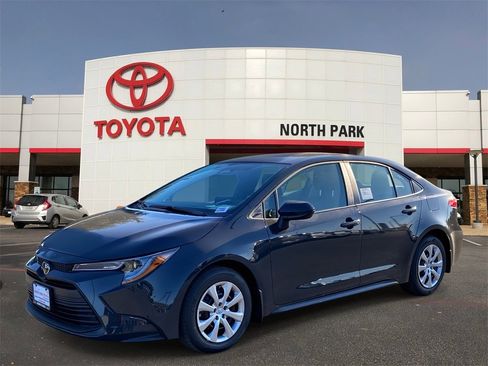New 2026 Toyota Corolla LE image 1