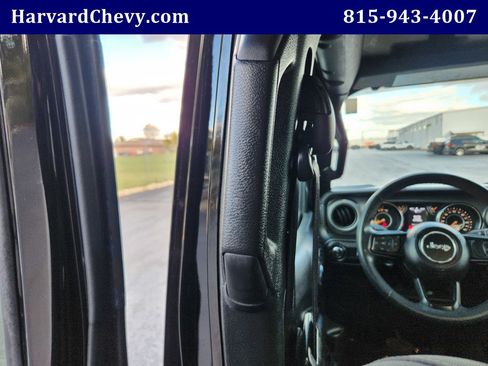 Used 2023 Jeep Gladiator Sport image 32