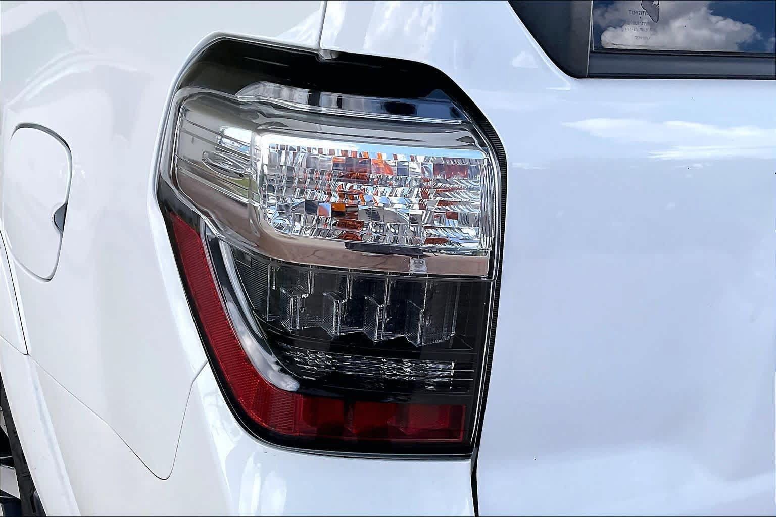 Used 2021 Toyota 4Runner TRD Off-Road Premium AWD/4WD image 27