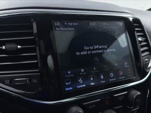 Used 2021 Jeep Grand Cherokee Limited RWD image 28