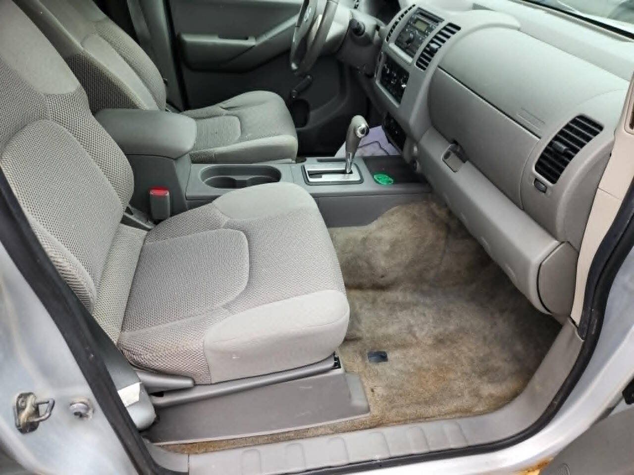 Used 2011 Nissan Frontier S AWD/4WD image 17